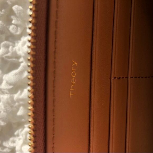 Theory Wallet - Picture 4 of 5